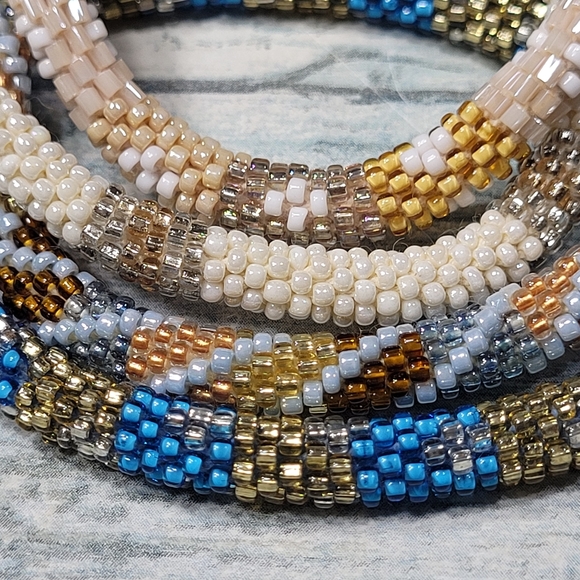 Seed Beads Bracelets. - Picture 6 of 6